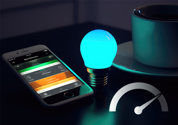 Bombilla LED inteligente conectada a smartphone con control de intensidad y color, ideal para hogares modernos y eficientes.